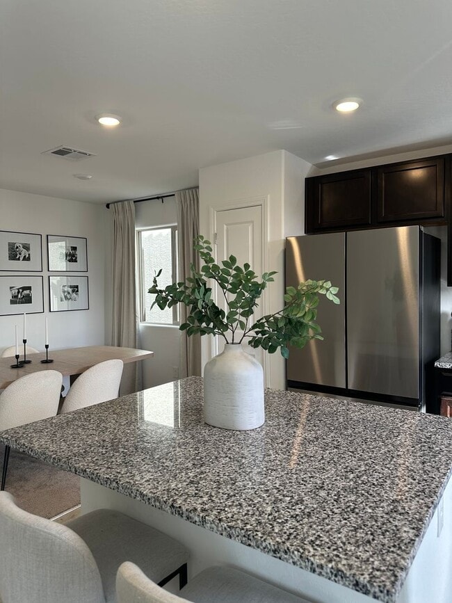 Building Photo - Beautiful Las Vegas Home!