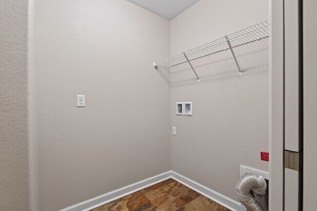 Building Photo - "Spacious 5-Bed featuring TWO PRIMARY SUITES with a beautiful backyard oasis in Norfolk!"
