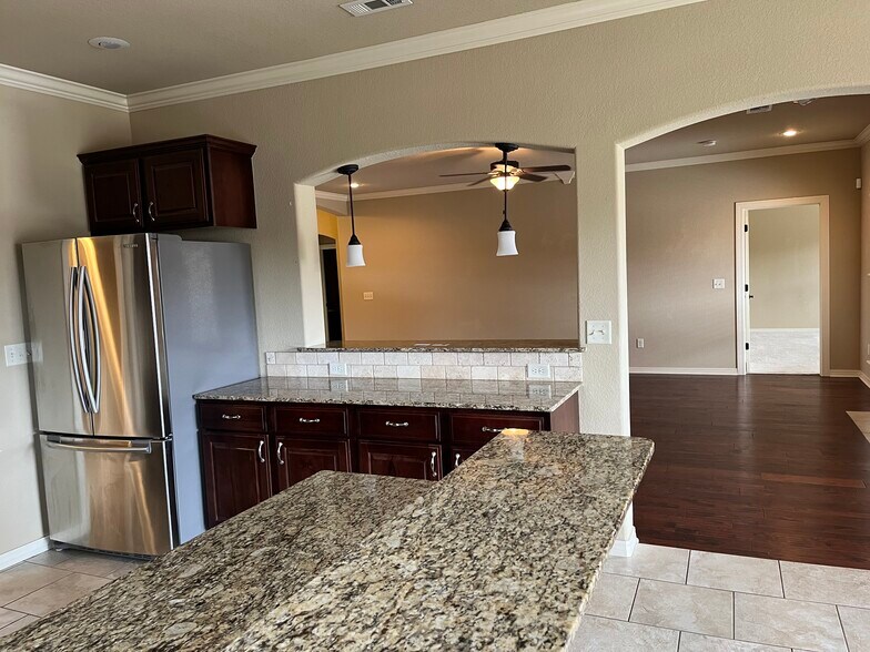 Building Photo - 2962 W Tiger Eye Dr