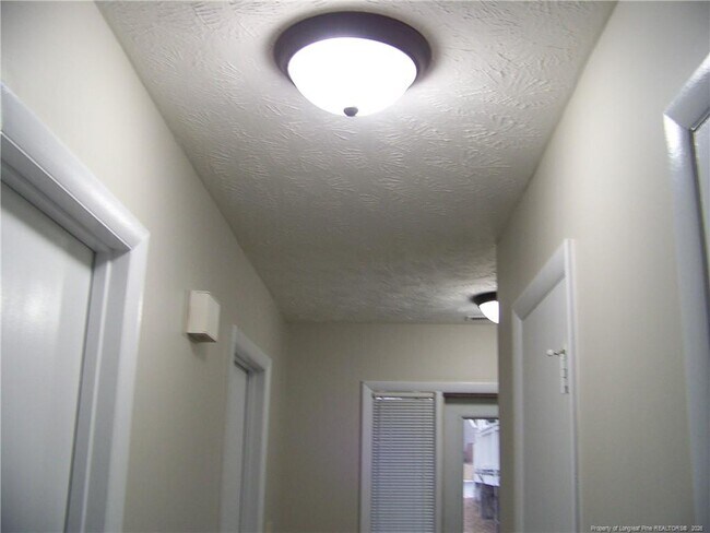 Building Photo - 663 Bartons Landing Pl