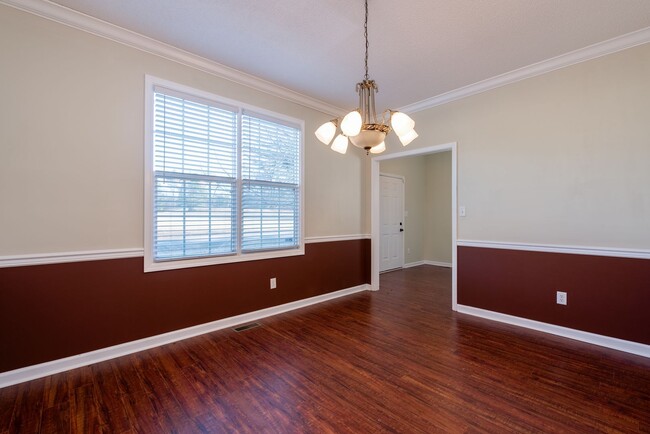 Building Photo - Spacious 4-Bedroom Home in Westside Athens...