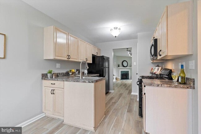 Building Photo - 105 Pin Oak Ct