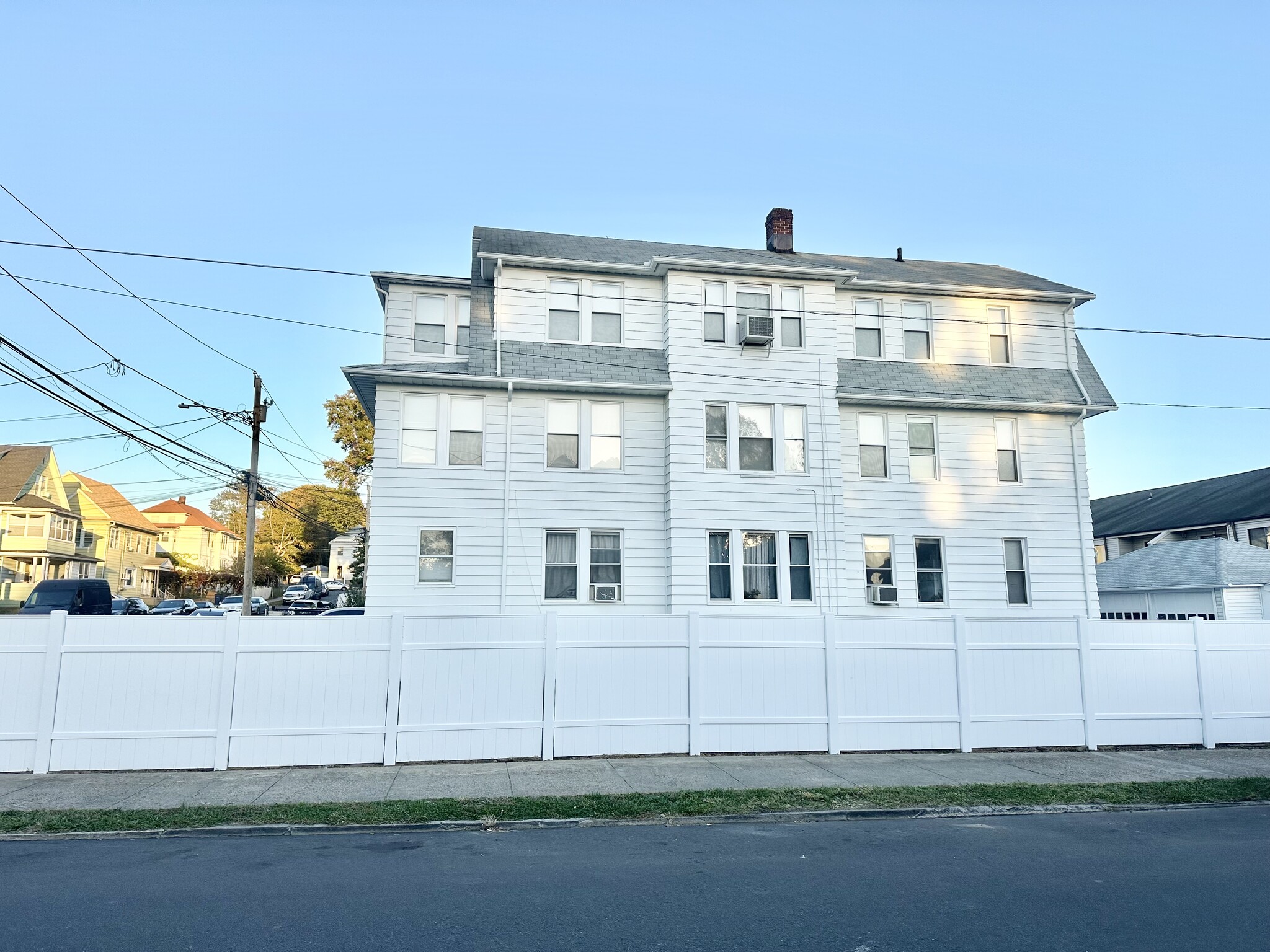 Building Photo - 69 Tremont Ave