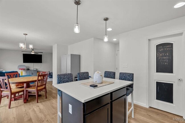 Building Photo - 757 Fox Creek Dr