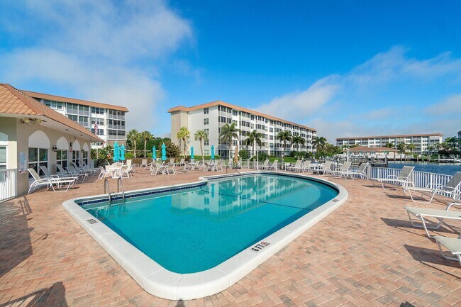 Building Photo - 931 Gardenia Dr