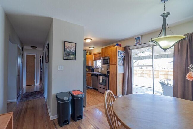 Building Photo - 760 39th St