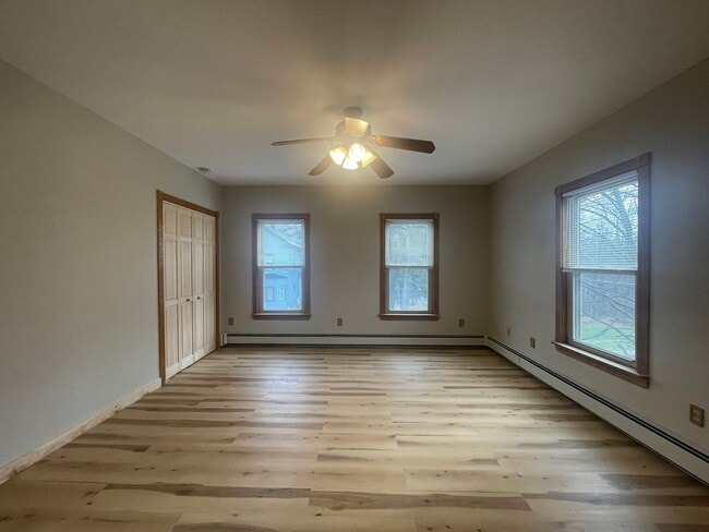 Building Photo - 345 Houghton St