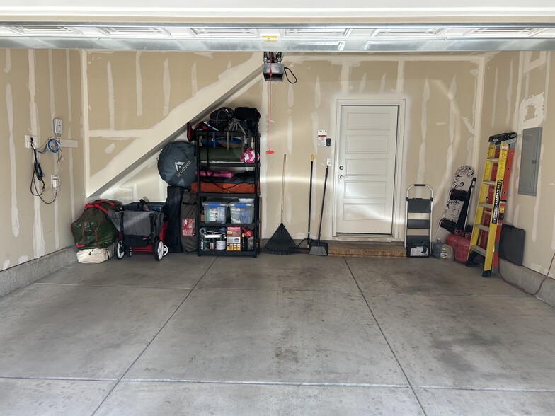 Building Photo - 376 S 780 E
