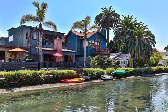 Building Photo - 432 Howland Canal