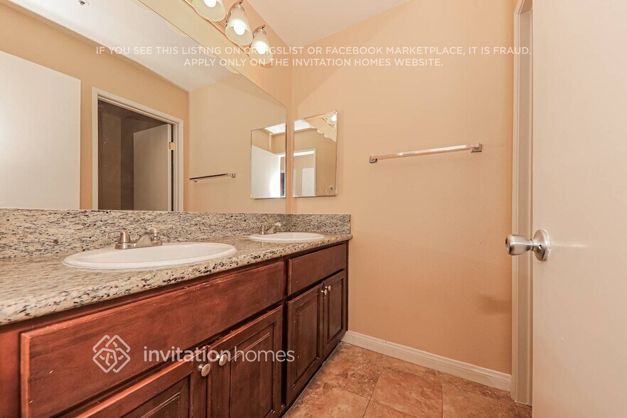 Building Photo - 11460 Winery Dr