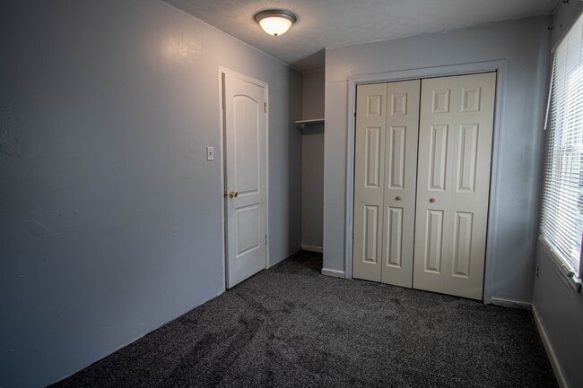 Building Photo - 822 Winnetka Ave