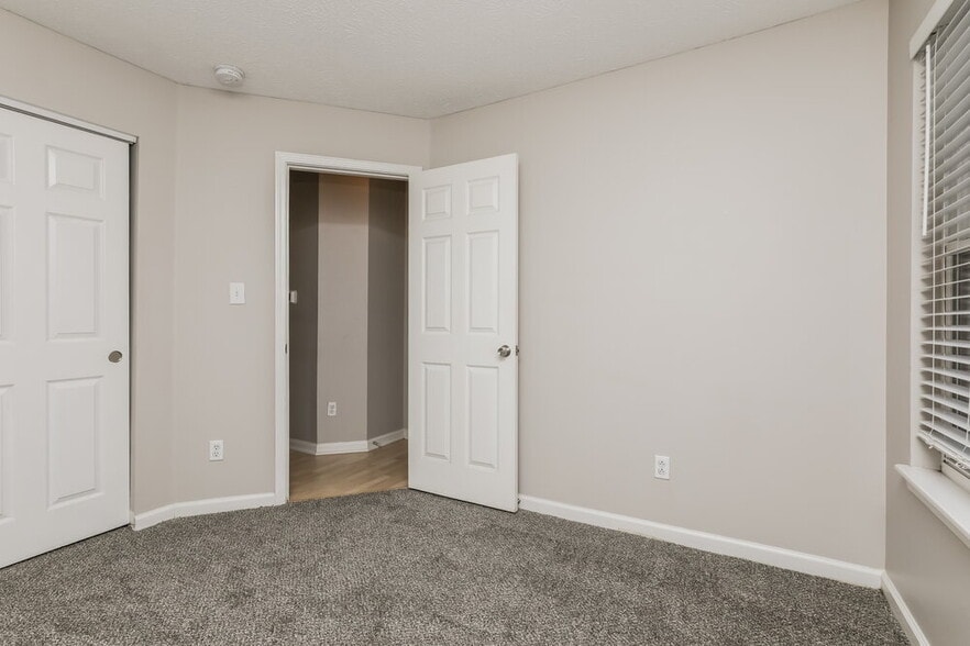 Building Photo - 5102 Emmert Dr