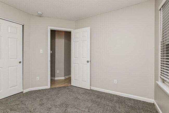 Building Photo - 5102 Emmert Dr