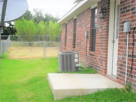 Building Photo - 2812 Ashley Dr