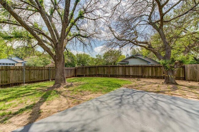 Building Photo - 14500 Donald Dr