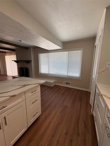 Building Photo - 615 Oak Forest Dr