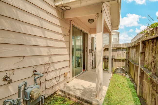 Building Photo - 12409 Urban Dale Ct
