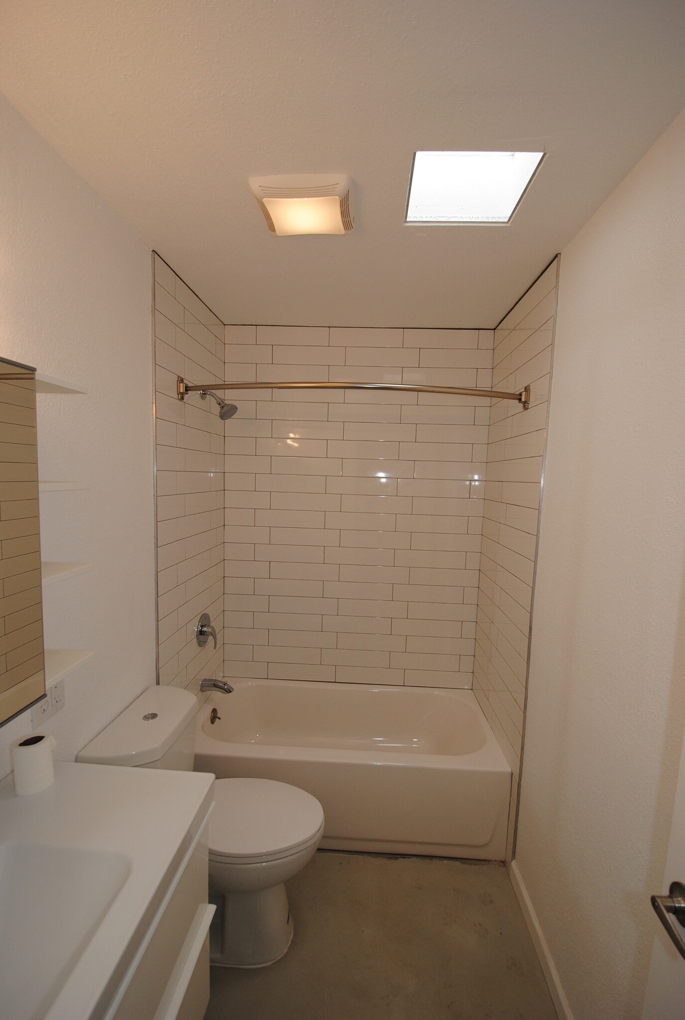 Renovated bathroom - 425 W Colter St