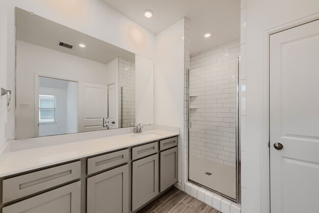 Building Photo - 4146 Balboa Dr