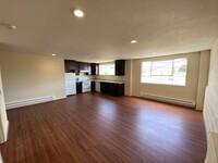 Building Photo - Ideal Live/Work Space – Large Storage + Re...