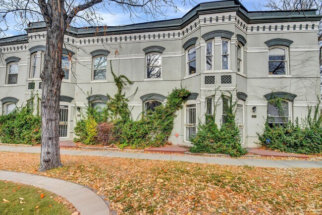 Building Photo - Architecturally Stunning Curtis Park Townhome With Historic Charm
