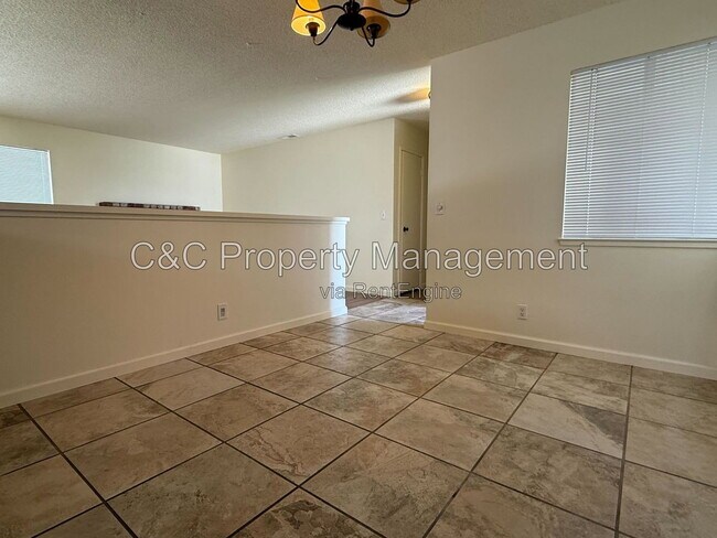 Building Photo - 938 Estrada Ct