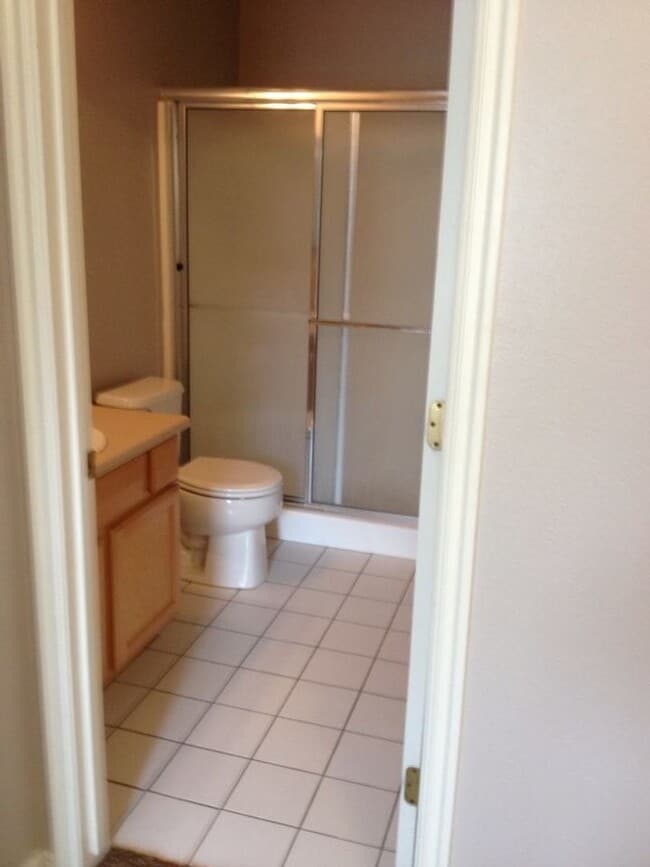 Building Photo - Beautiful Townhome in Orem with 2 master b...