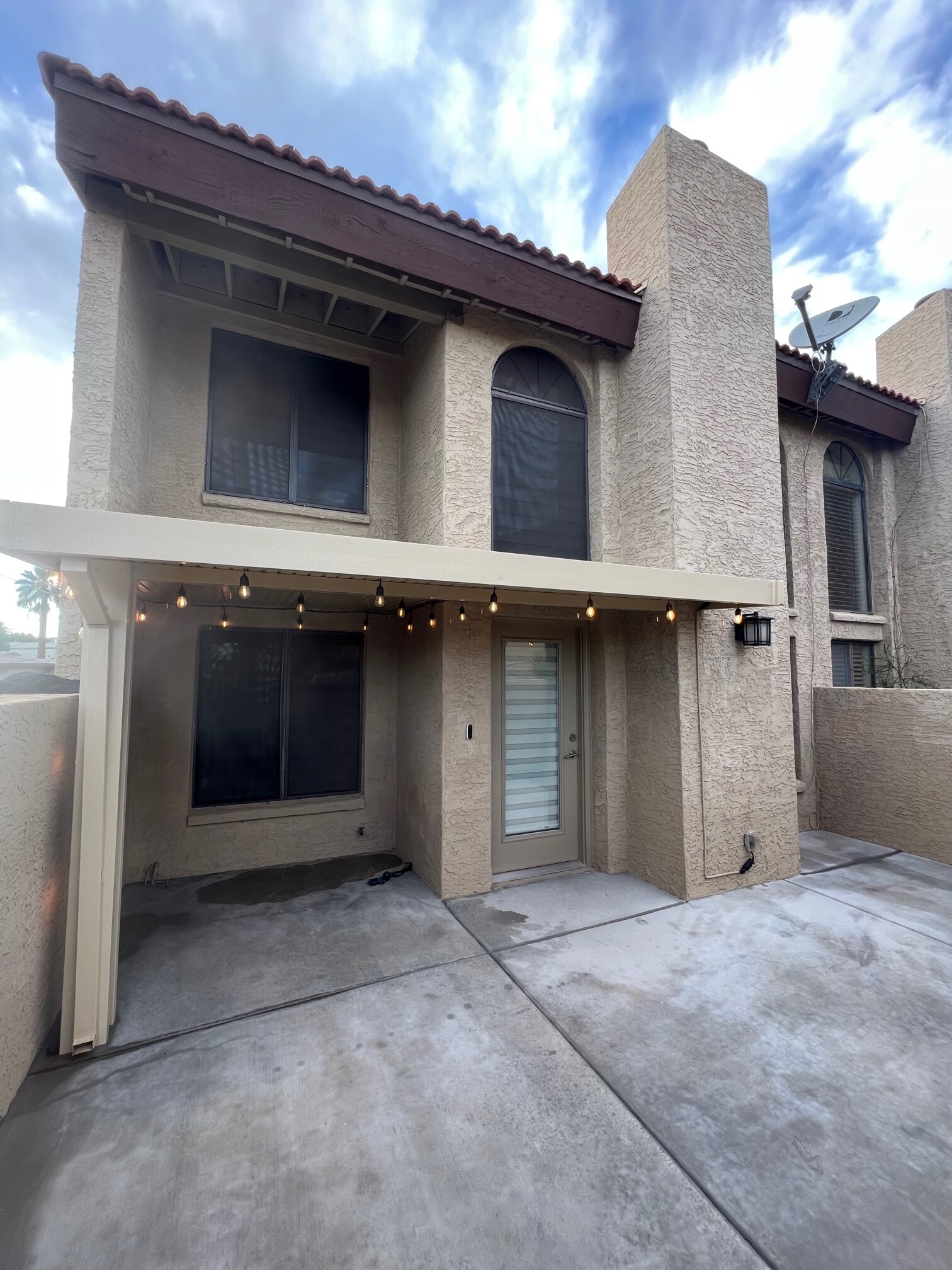 Building Photo - 7835 E Glenrosa Ave