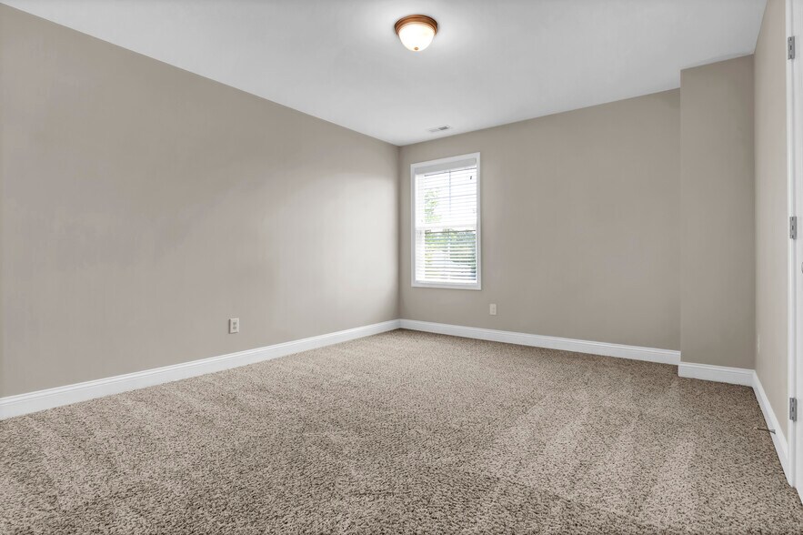 Building Photo - 315 Red Cedar Dr