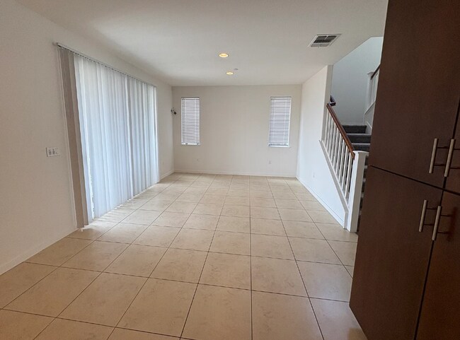 Building Photo - 1072 Mariners Dr