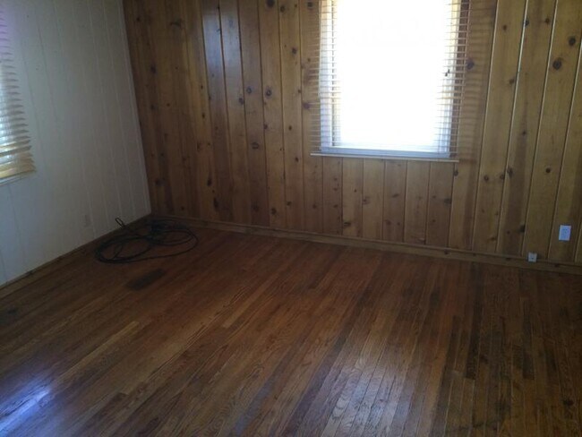 Building Photo - 1740 Mayberry Dr