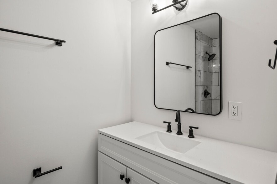 Building Photo - 3761 Avera Ave