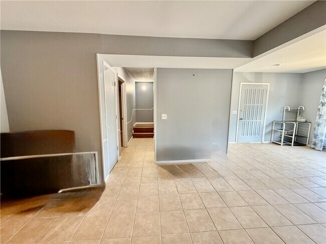 Building Photo - 20 Annette Ln