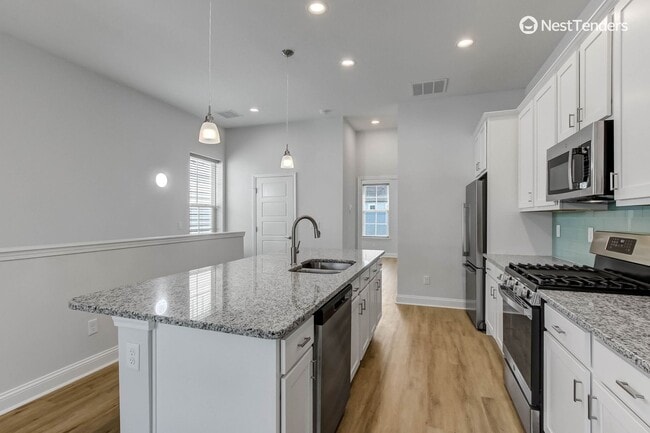 Building Photo - Amelia Island Coastal Charmer!