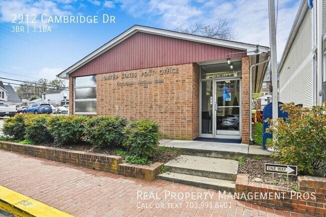 Building Photo - 2912 Cambridge Dr