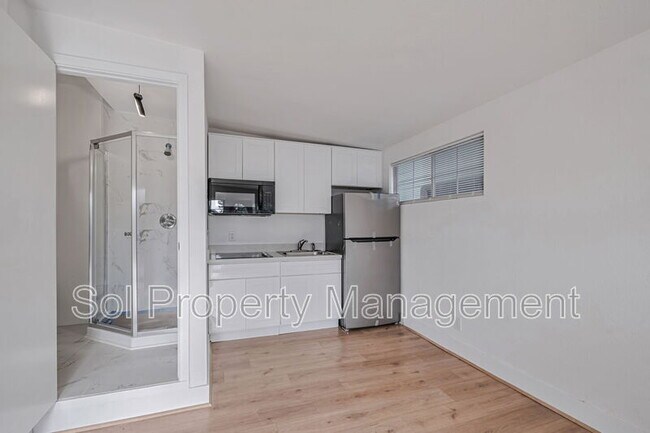Building Photo - 822 Eaton St
