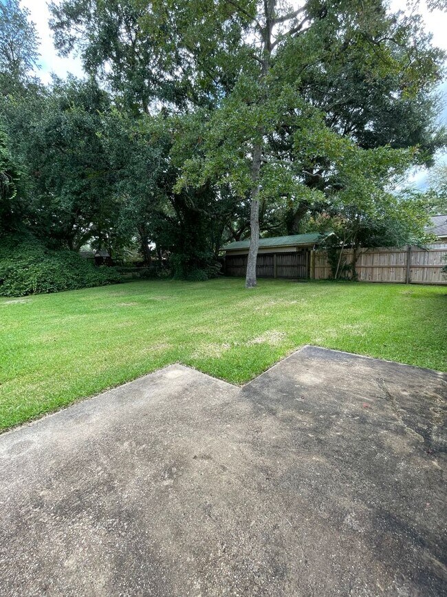 Building Photo - MOVE-IN SPECIAL! 3-Bedroom Home in Fort Ba...