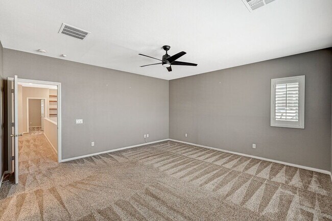 Building Photo - 10588 Isola Bella St
