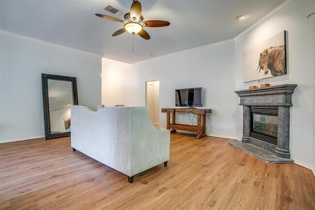 Building Photo - 750 Shady Tree Ct
