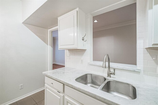 Building Photo - 4000 Purdue St