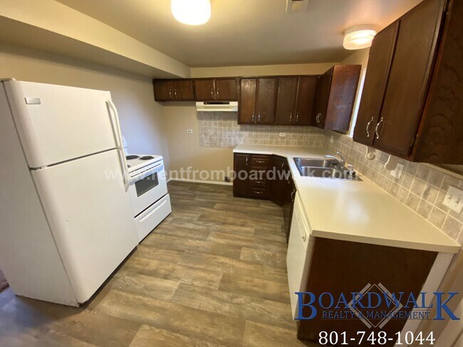 Building Photo - 661/663 N 980 W