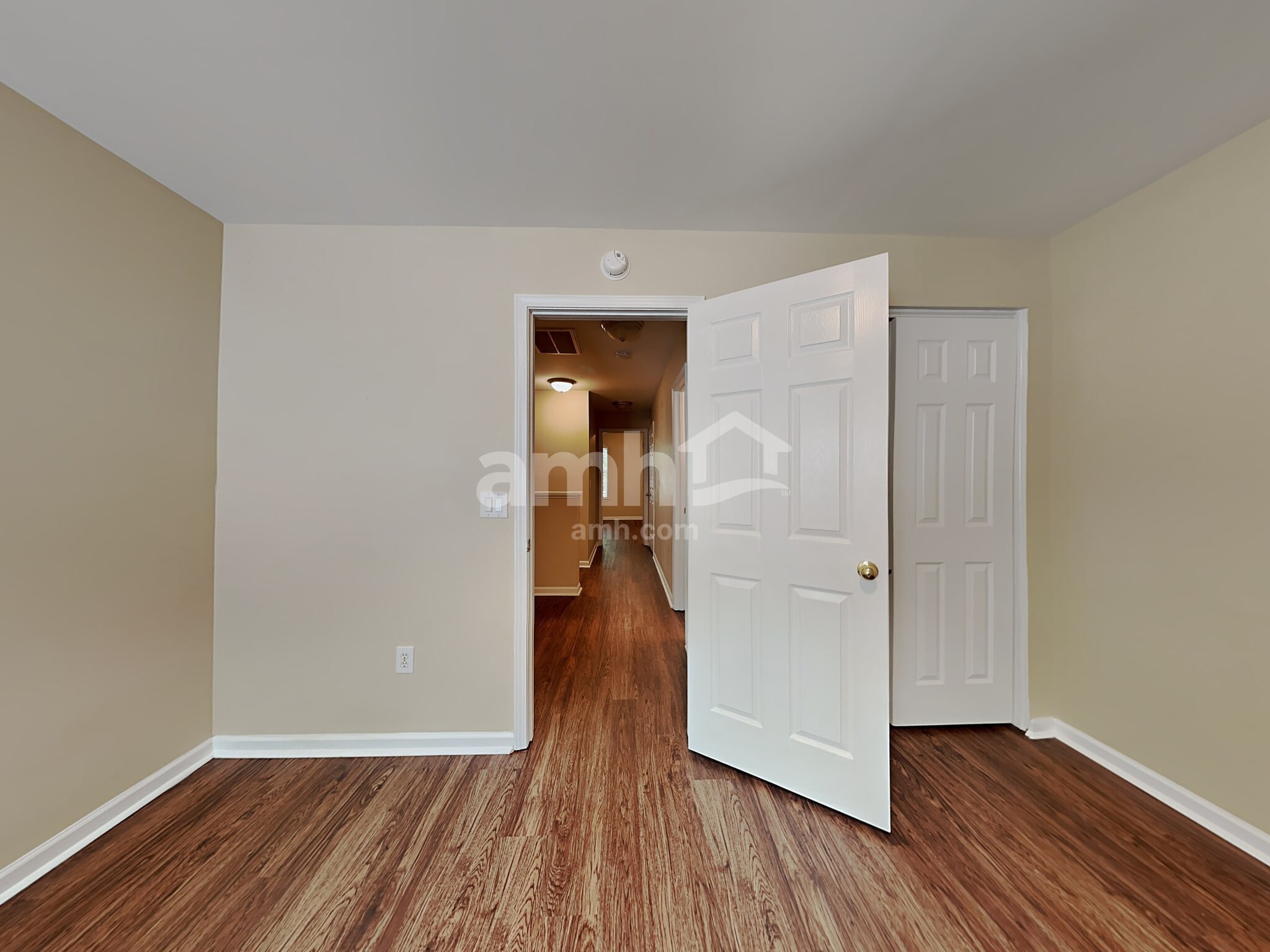 Building Photo - 103 Hawkesbury Rd