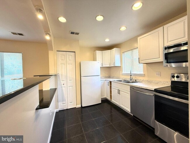 Building Photo - 8684 Inyo Pl