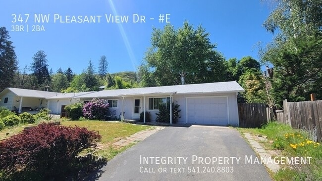 Building Photo - 347 NW Pleasant View Dr