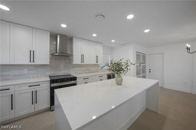 Building Photo - 27381 Voyageur Dr