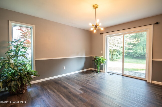 Building Photo - 13 Robinwood Dr