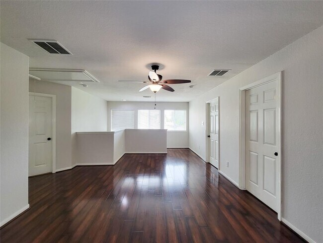 Building Photo - 21123 Amber Crossing Dr