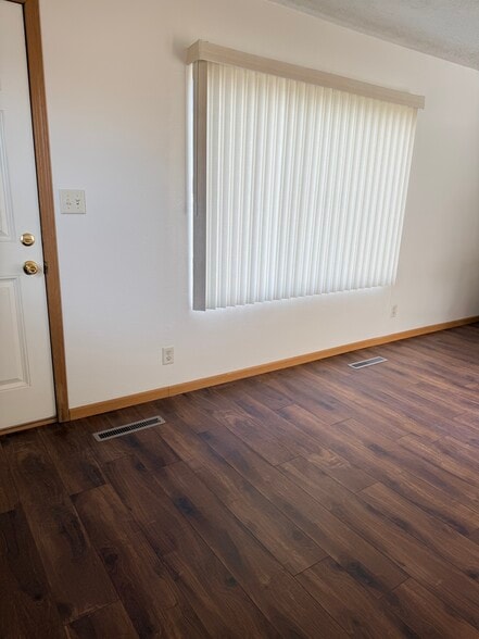 Building Photo - 2721 W Capital Ave