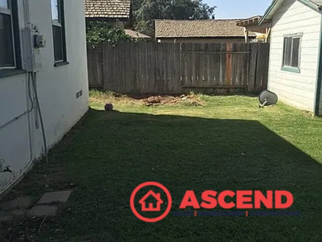 Building Photo - Charming 3 Bedroom Home in Oildale!