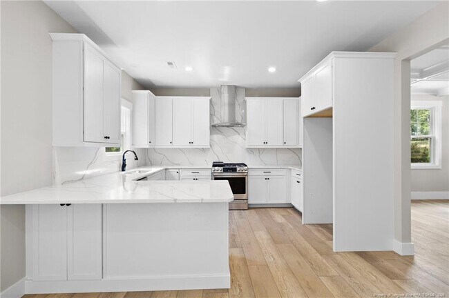 Building Photo - 22 S Shamrock Dr